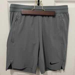NIKE Dri-Fit SHORTS NWT